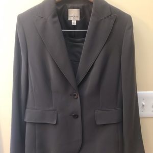 Anne Klein 2 pc paint suit